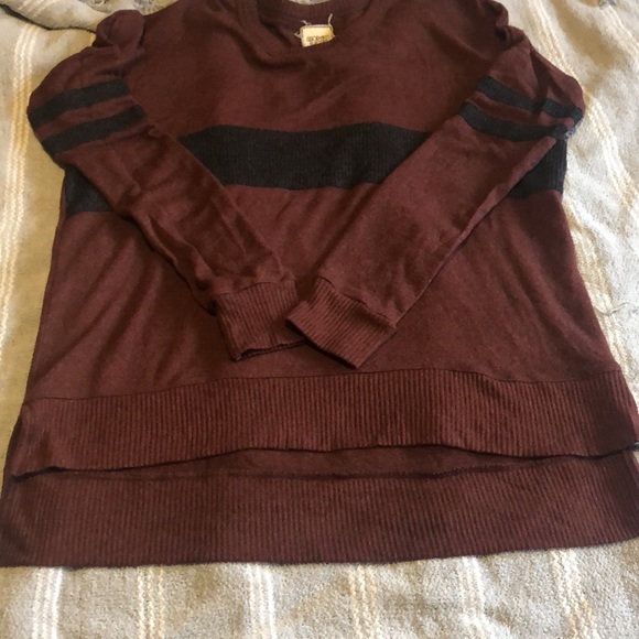 Oversized Light Weight Sweater - Picture 5 of 8